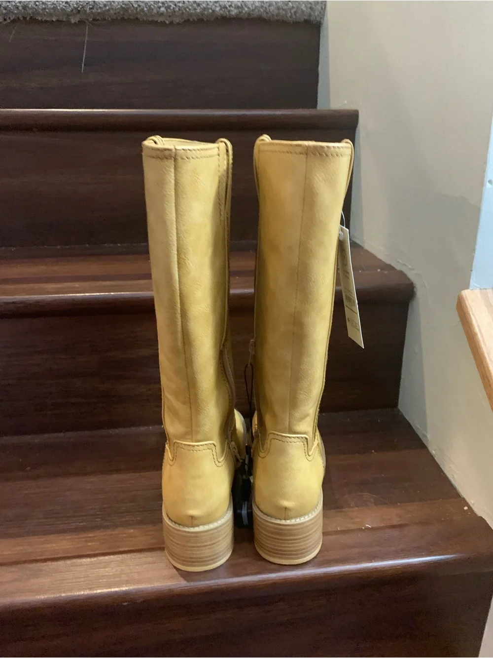 New Woman’s No Boundaries Tall Yellow Over-the-Knee Boots. Size 6